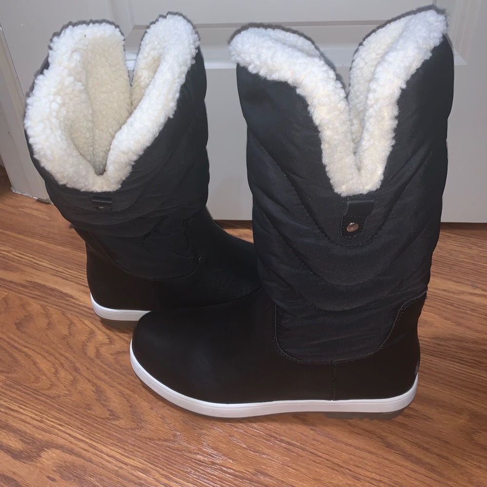 Journee Collection Black Winter Boots with Cream Lining